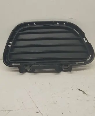 Citroen C5 Aircross Front bumper lower grill 9827000577