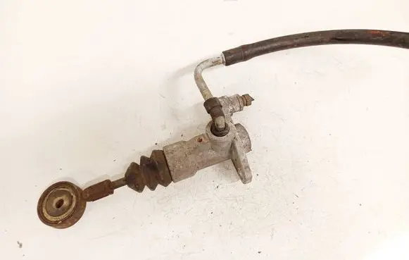 Volkswagen PASSAT B5 Clutch master cylinder 8D1721401B