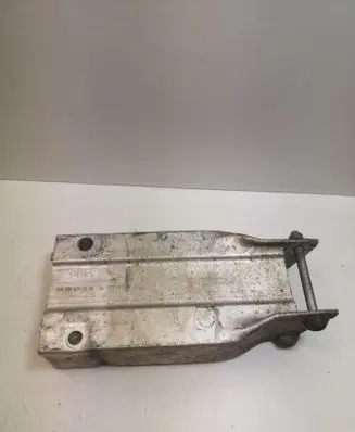 Mercedes-Benz C W204 Front bumper mounting bracket A2046200995