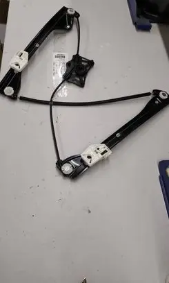 Skoda Fabia Mk3 (NJ) Front door electric window regulator 6V0837462A