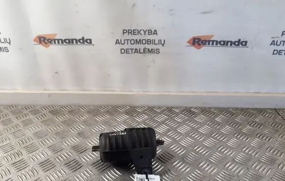 Vacuum air tank