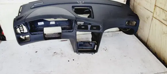 Volvo V70 Dashboard 9177707 3865