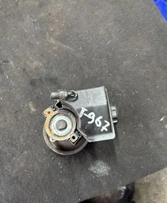 Volvo V70 Power steering pump 9140195