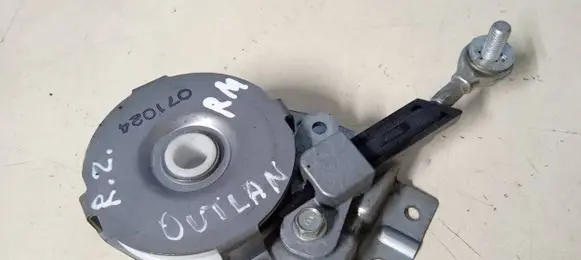 Mitsubishi Outlander Tailgate check strap stopper 