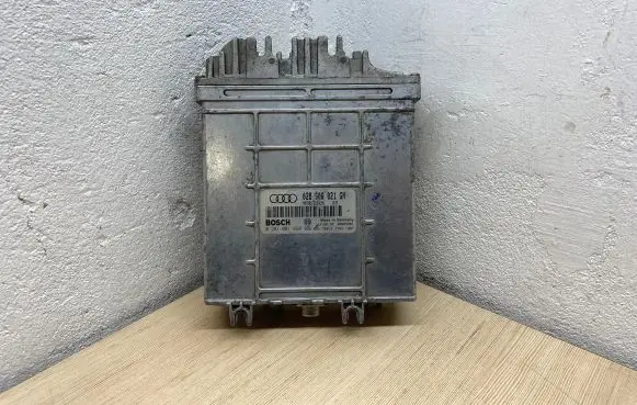 Audi A4 S4 B5 8D Engine control unit/module 028906021GN 28SA3361 0281001660
