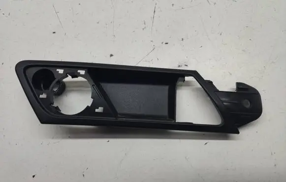 Mercedes-Benz ML W164 Rear door handle trim 377740