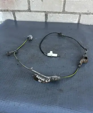 Toyota Avensis T270 Rear ABS sensor wiring 8282142050