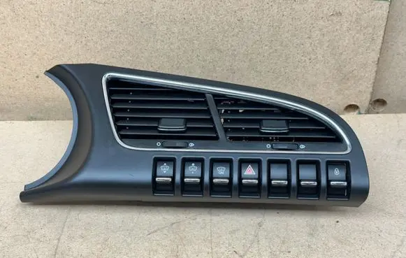Peugeot 3008 I Dash center air vent grill 9685049877 96672390XT
