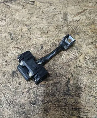 BMW 1 E81 E87 Front door check strap stopper 7176809