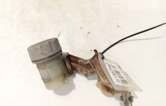 Honda FR-V Brake fluid reservoir 