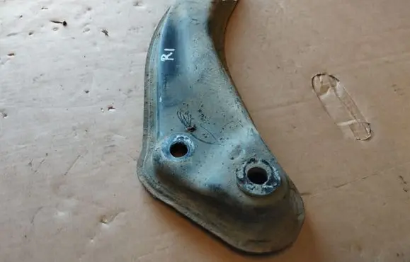 Infiniti G37 Front lower control arm/wishbone
