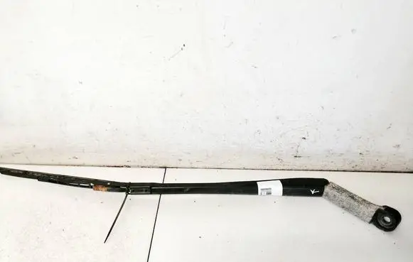 Front wiper blade arm