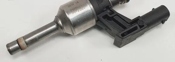 Volkswagen Golf VI Fuel injector 03F906036B