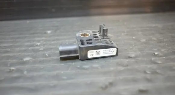 Hyundai ix35 Airbag deployment crash/impact sensor 959202S000
