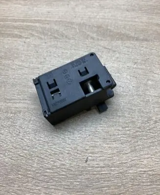 Opel Vectra C Battery relay fuse 24456174