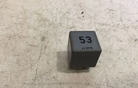 Volkswagen PASSAT B6 Other relay 141951253B