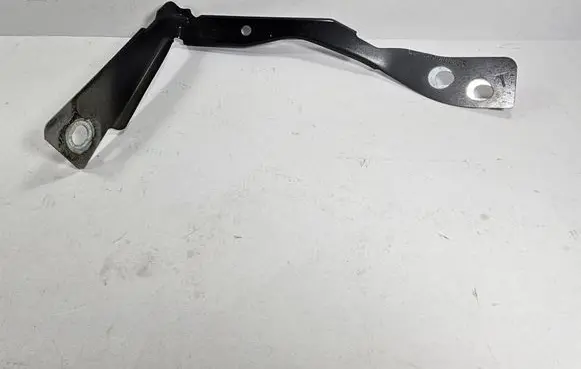 Fender mounting bracket