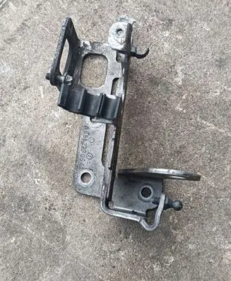 Mercedes-Benz C W204 Engine mounting bracket A6512230541