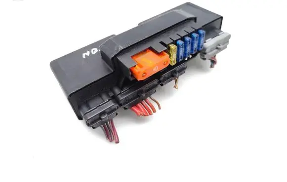 Chrysler Crossfire Fuse module A1705450305