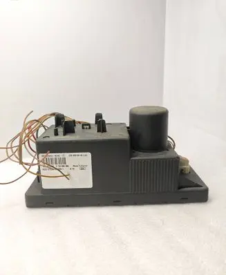 Mercedes-Benz E W210 Central locking vacuum pump 2088000948 0132006356