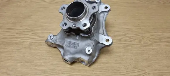 BMW 3 G20 G21 Front wheel hub 6878609