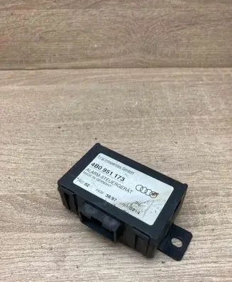 Audi A4 S4 B5 8D Alarm control unit/module 4B0951173
