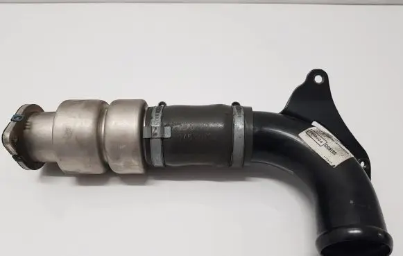 Ford Focus Intercooler hose/pipe AV616C750AC