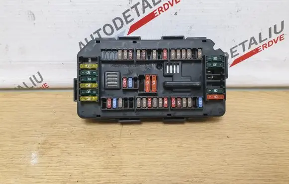 BMW 1 F20 F21 Fuse module 9337879 61149337879