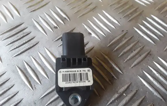Mercedes-Benz A W169 Airbag deployment crash/impact sensor A1698202226
