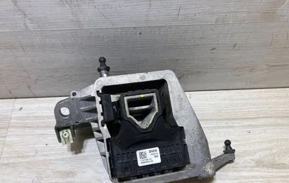 BMW X2 F39 Engine mount bracket 6885934