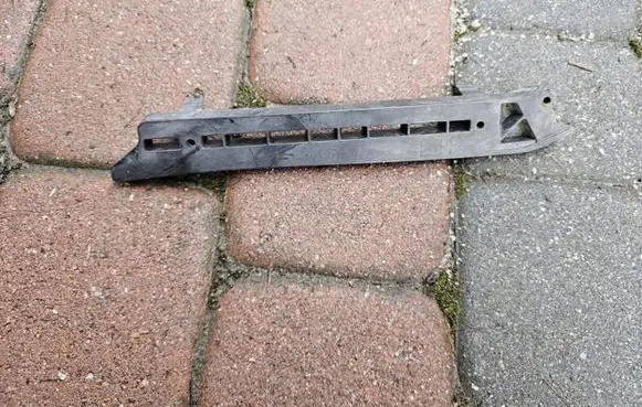 Opel Adam Front bumper mounting bracket 13355308