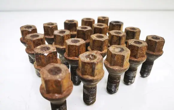 Opel Zafira B Nuts/bolts 