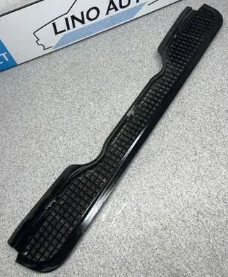 BMW 3 E36 Dashboard air vent grill cover trim 1977679