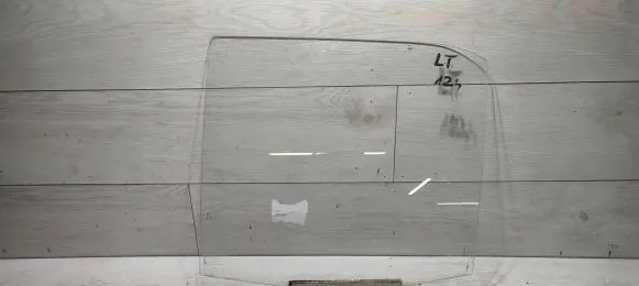 Mercedes-Benz 190 W201 Rear door window glass