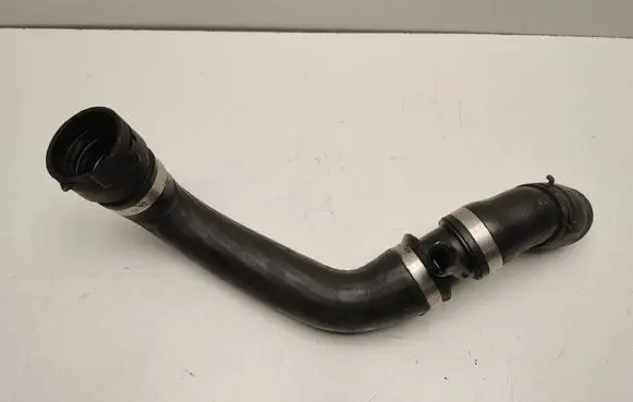 Engine coolant pipe/hose