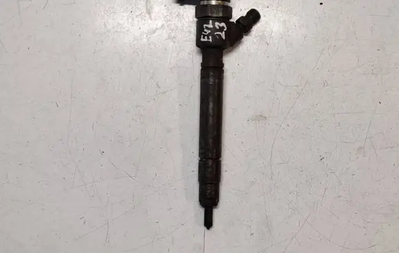 Volvo XC90 Fuel injector 30750283