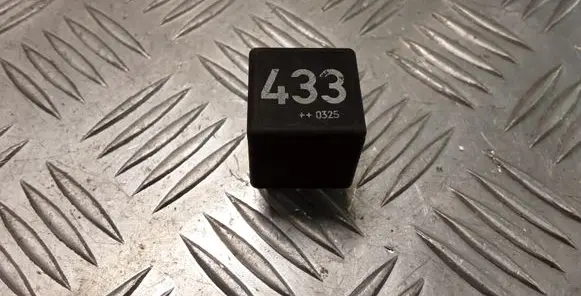 Audi A4 S4 B5 8D Other relay 3D0951253A