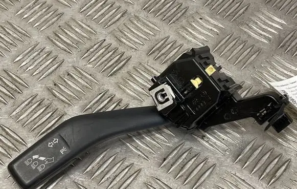 Volkswagen Caddy Indicator stalk 1K0953513E