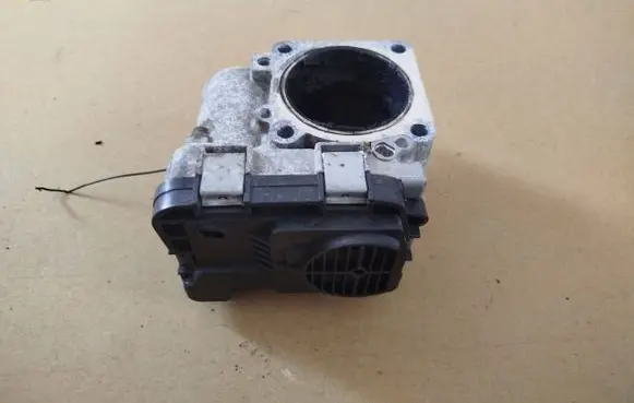 Volkswagen Golf V Throttle body valve 03C133062A