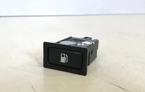 Toyota Avensis T250 Fuel tank opening switch 156795