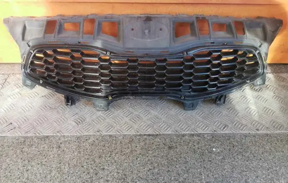 KIA Ceed Front bumper upper radiator grill