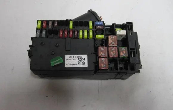Opel Astra K Fuse box set 15533696 20160315