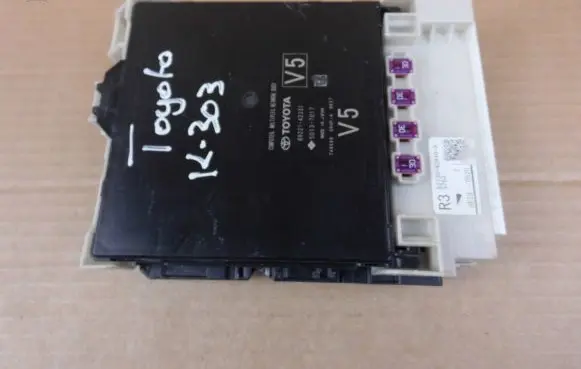 Toyota RAV 4 (XA50) Central body control module 8922142331 8273042A10A