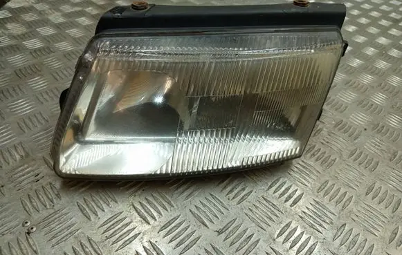 Volkswagen PASSAT B5 Headlight/headlamp