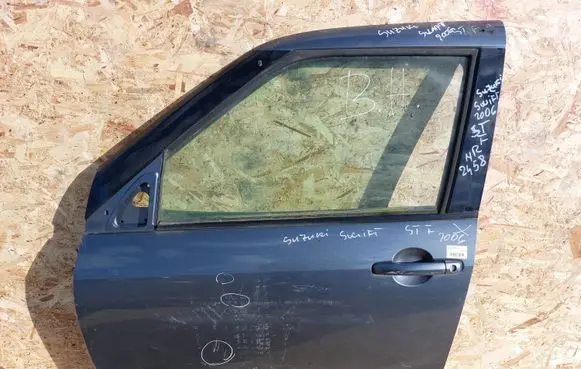 Suzuki Swift I Front door