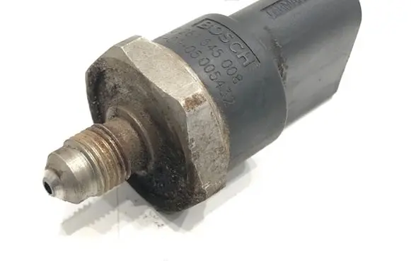 Audi A6 Allroad C6 Fuel pressure sensor 0261545008