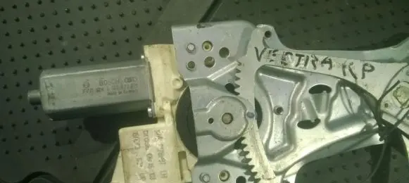 Opel Vectra C Front door window regulator motor 0130822011 9178987