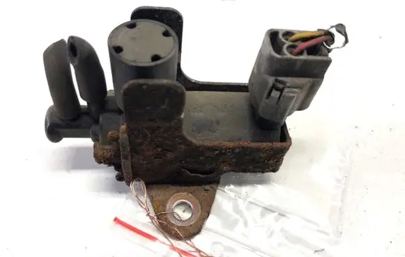 Honda CR-V Fuel pressure regulator 139700-0870