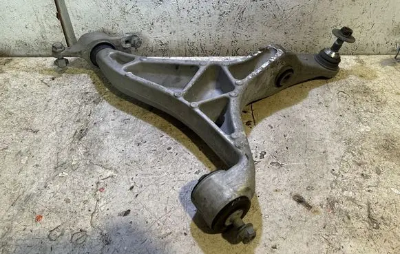 Dodge Durango III Front lower control arm/wishbone P68282728AB S0021345