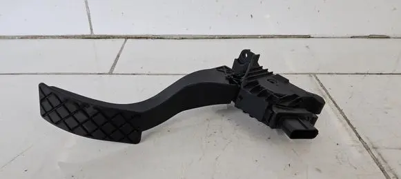 Volkswagen Golf VII Accelerator throttle pedal 5Q1723503F 6PV01062101 010614043634
